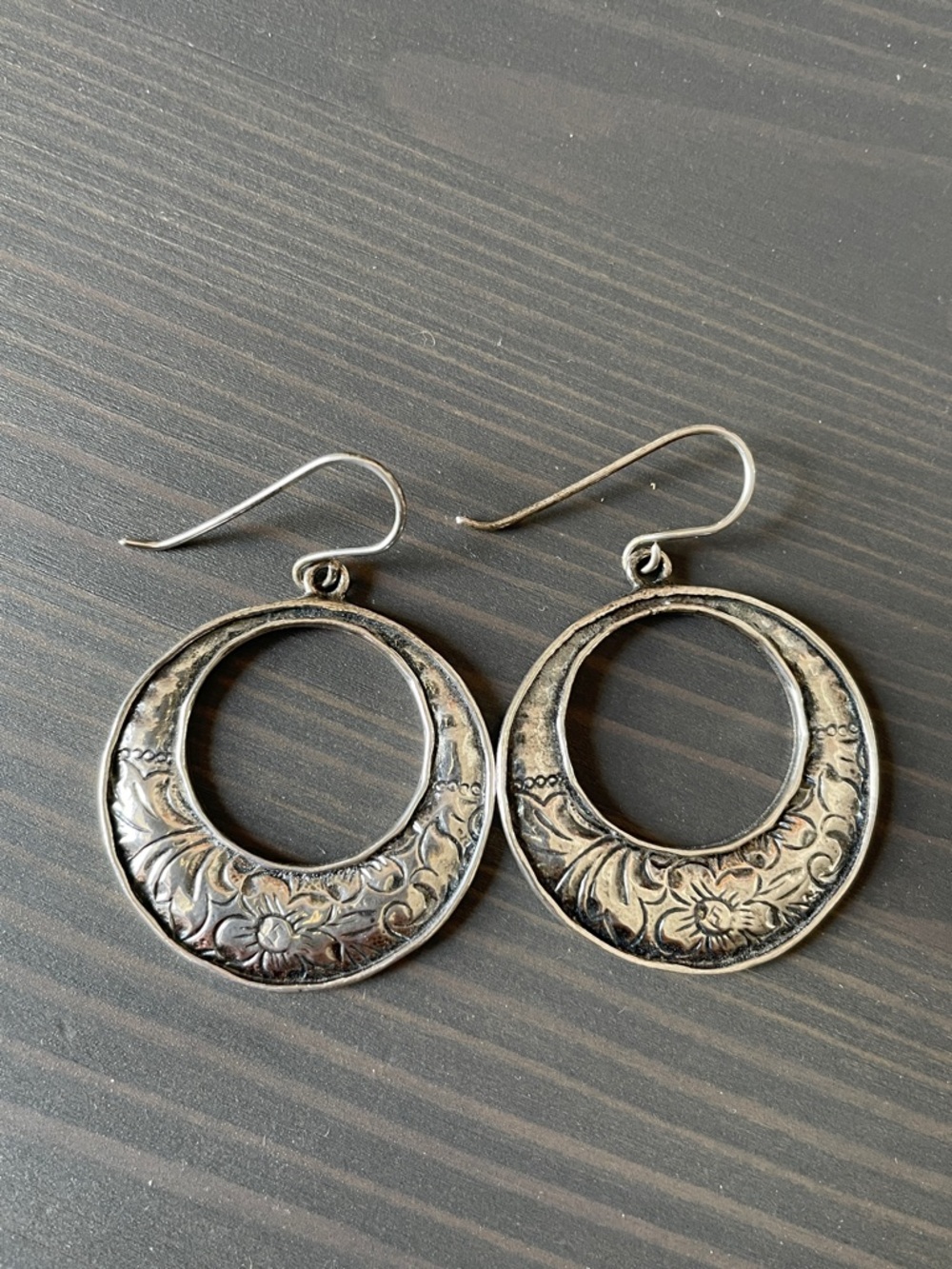Vintage Silpada Floral Engraved Hoop Drop Earrings - Silver